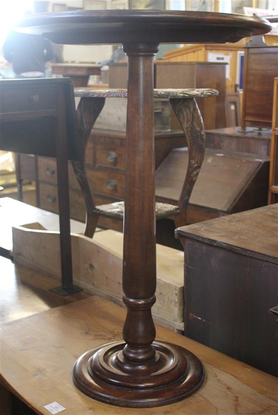 Circular mahogany table on column(-)